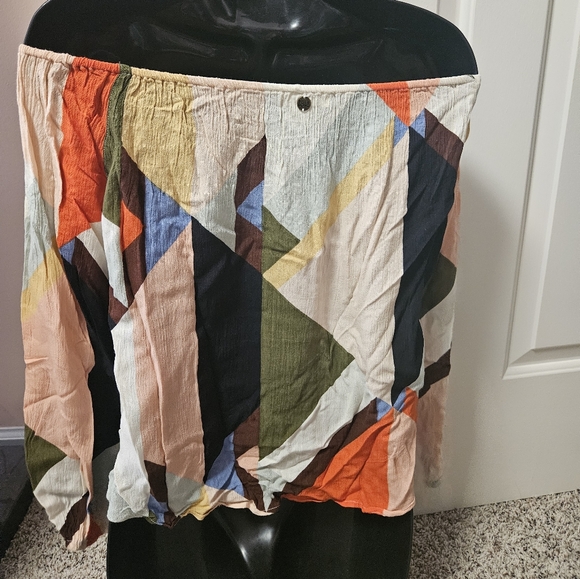 Billabong Multicolor Geometric Off The Shoulder Top - Picture 8 of 11